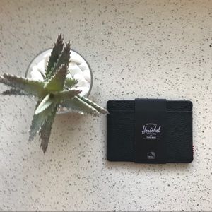 Herschel Charlie Leather Wallet Brand New